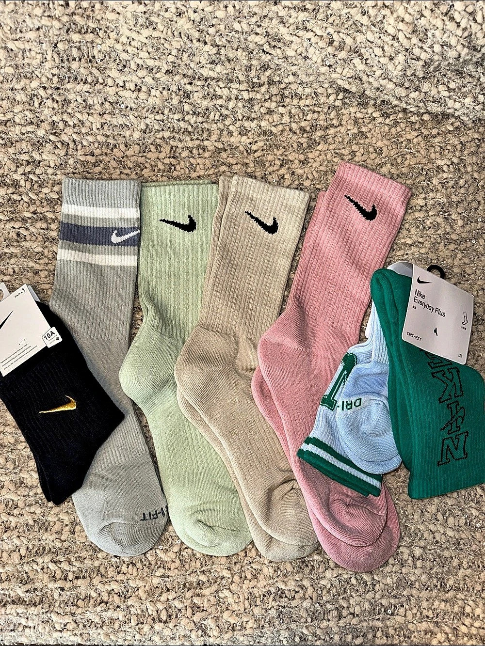 Lot of Nike Everyday Plus Dri-Fit Socks 7 pairs